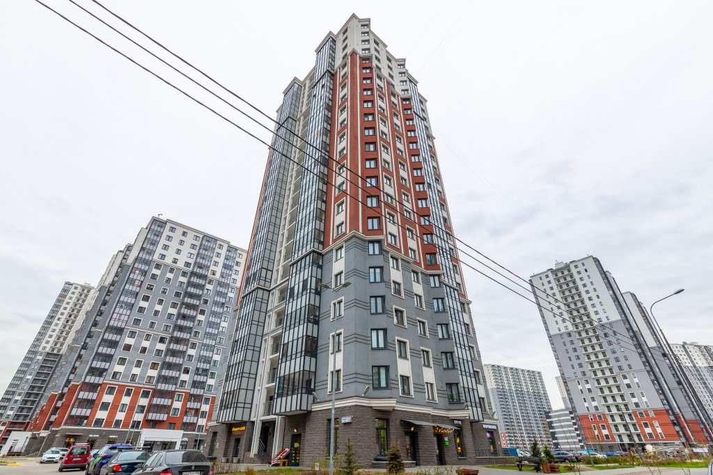Санкт-Петербург: Просторная квартира у Октябрьской набережной