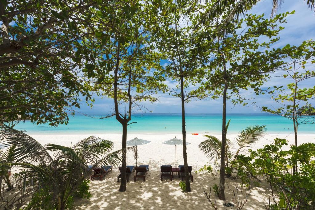 Тхаланг: The Surin Phuket
