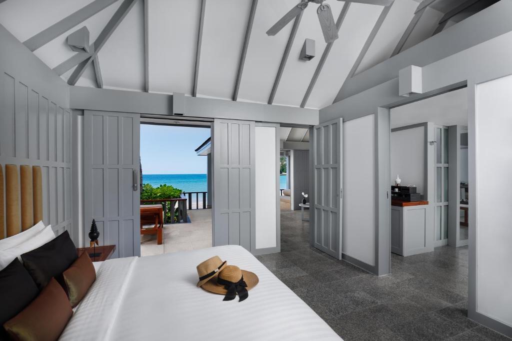 Тхаланг: The Surin Phuket