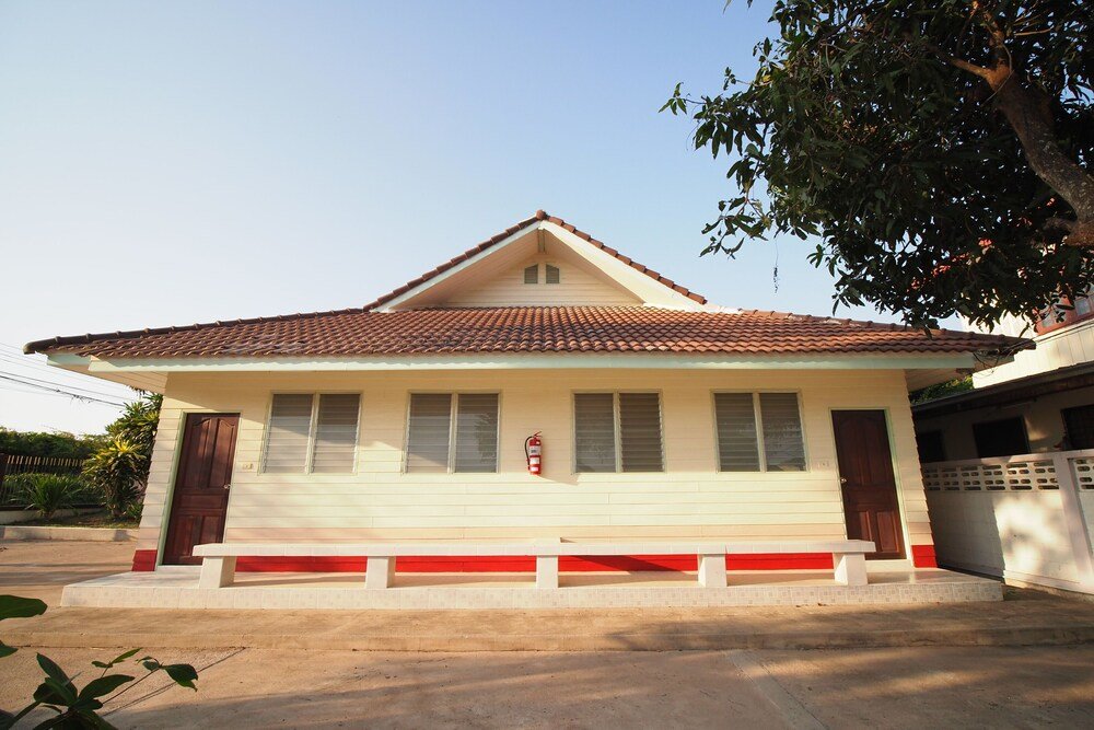 Саттахип: Suanphai Resort by OYO Rooms