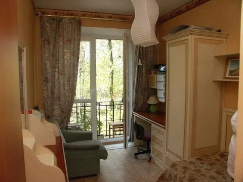 Санкт-Петербург: Na ulitse Grota; 1-3 Apartaments