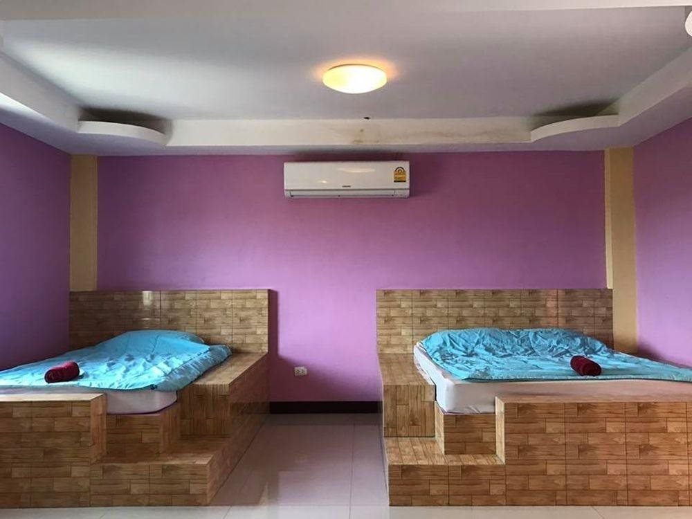 Сирача: Red Heart Resort