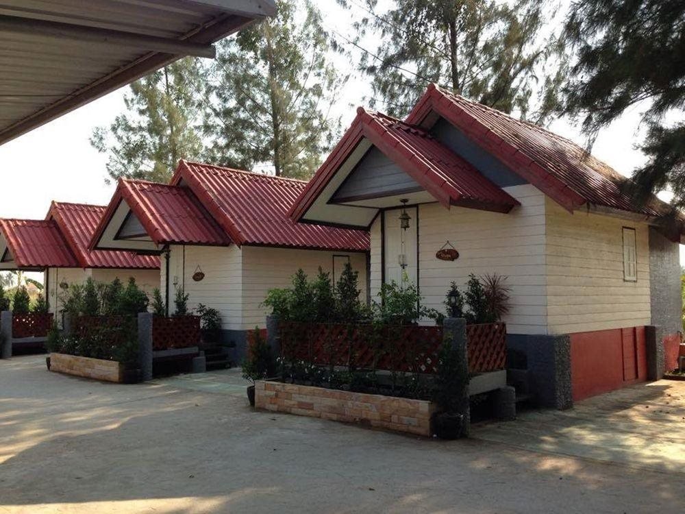 Сирача: Red Heart Resort