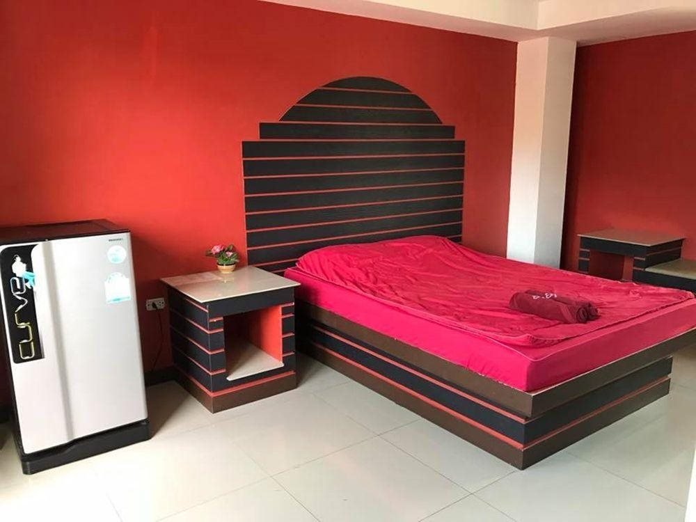 Сирача: Red Heart Resort