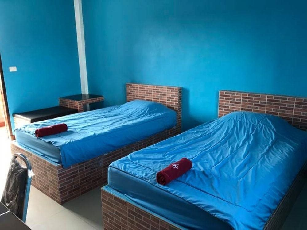 Сирача: Red Heart Resort