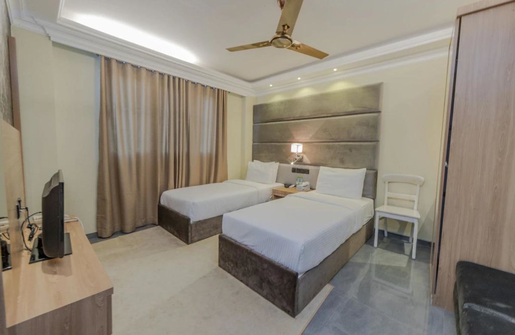 Северный атолл Мале: Coral Grand Beach & Spa