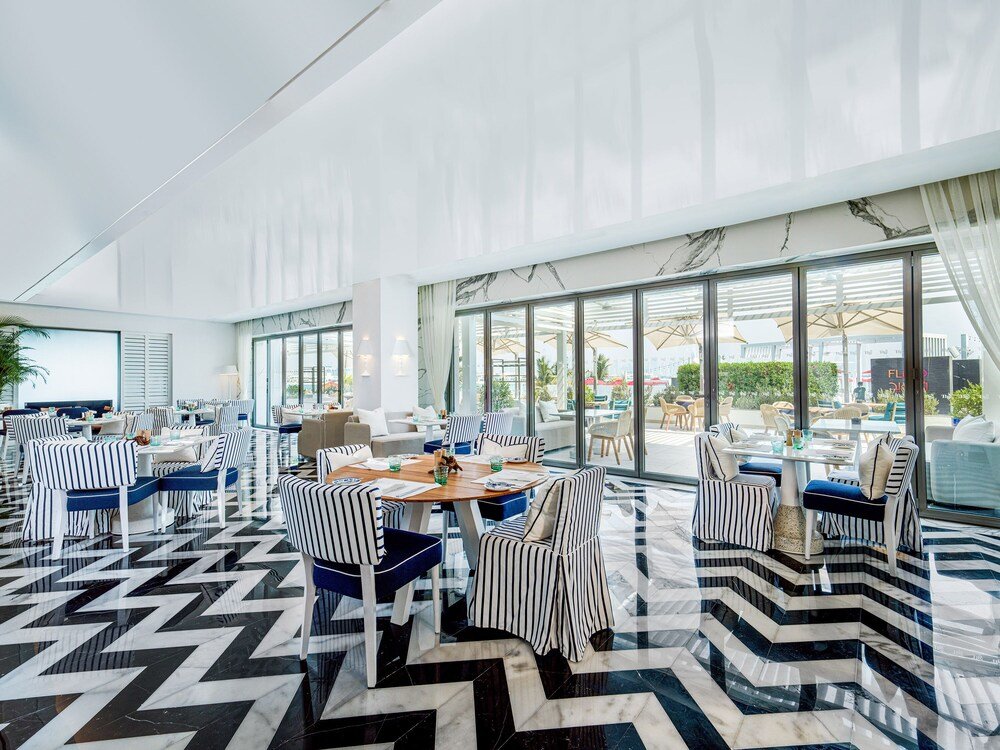 Дубай: Th8 Palm, Managed by Accor ( opening soon)