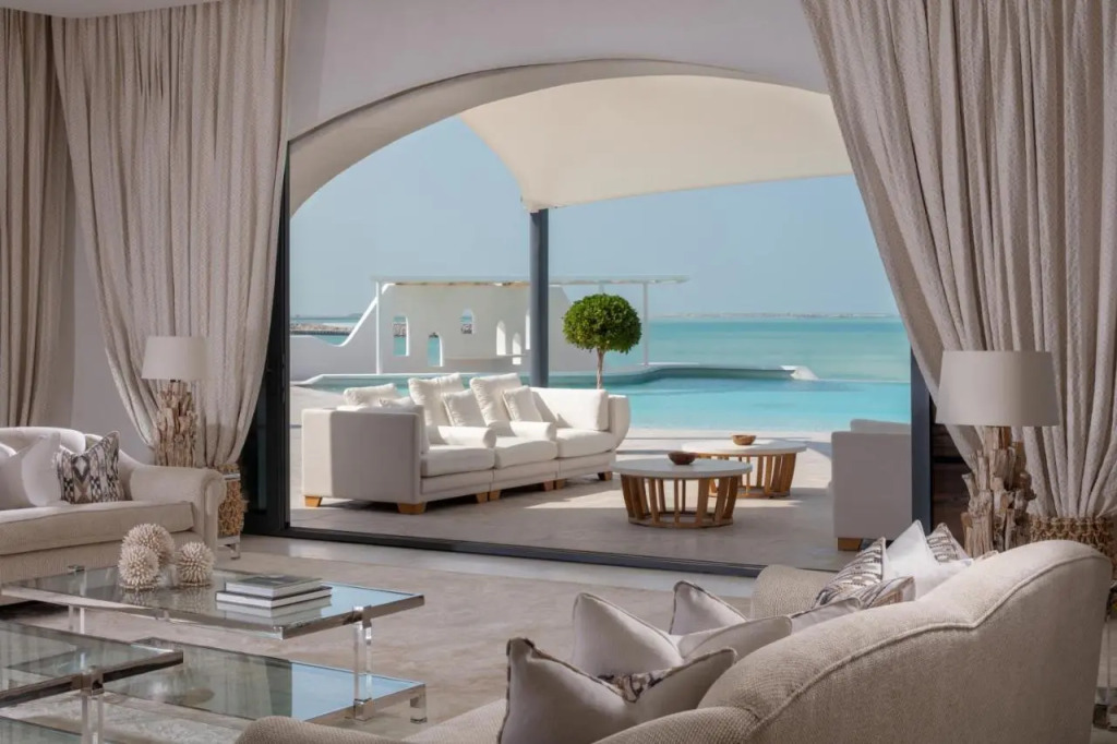 Гантут: Anantara Santorini Abu Dhabi Retreat - Adults Only