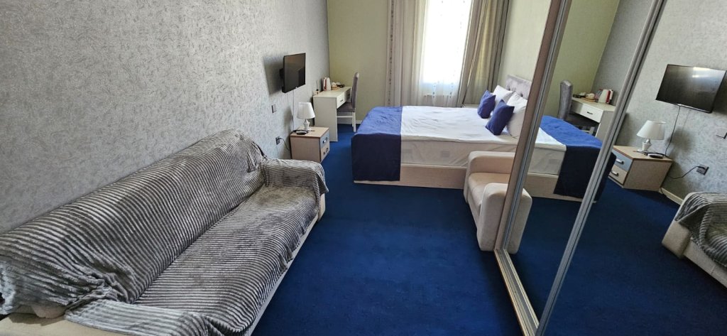 Баку: Отель NH Old City Hotel