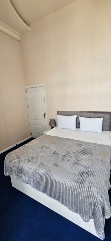 Баку: Отель NH Old City Hotel