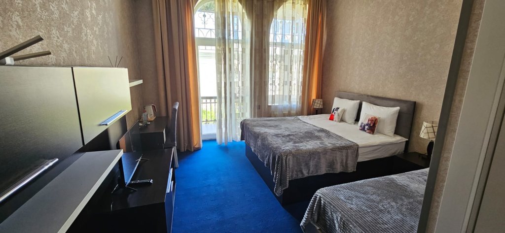 Баку: Отель NH Old City Hotel