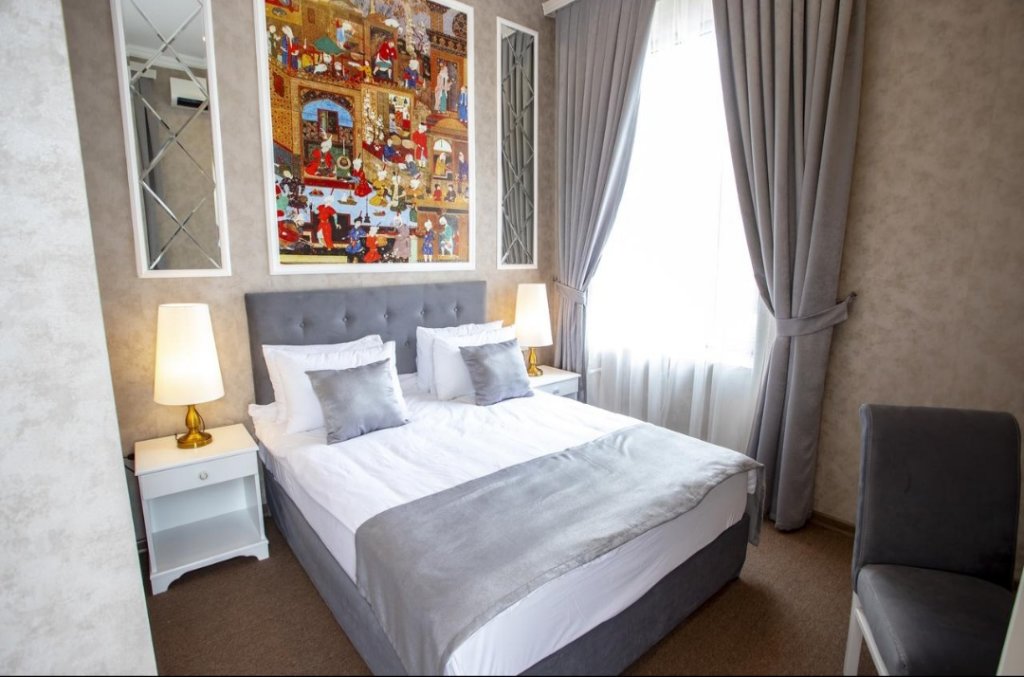 Баку: Отель NH Old City Hotel