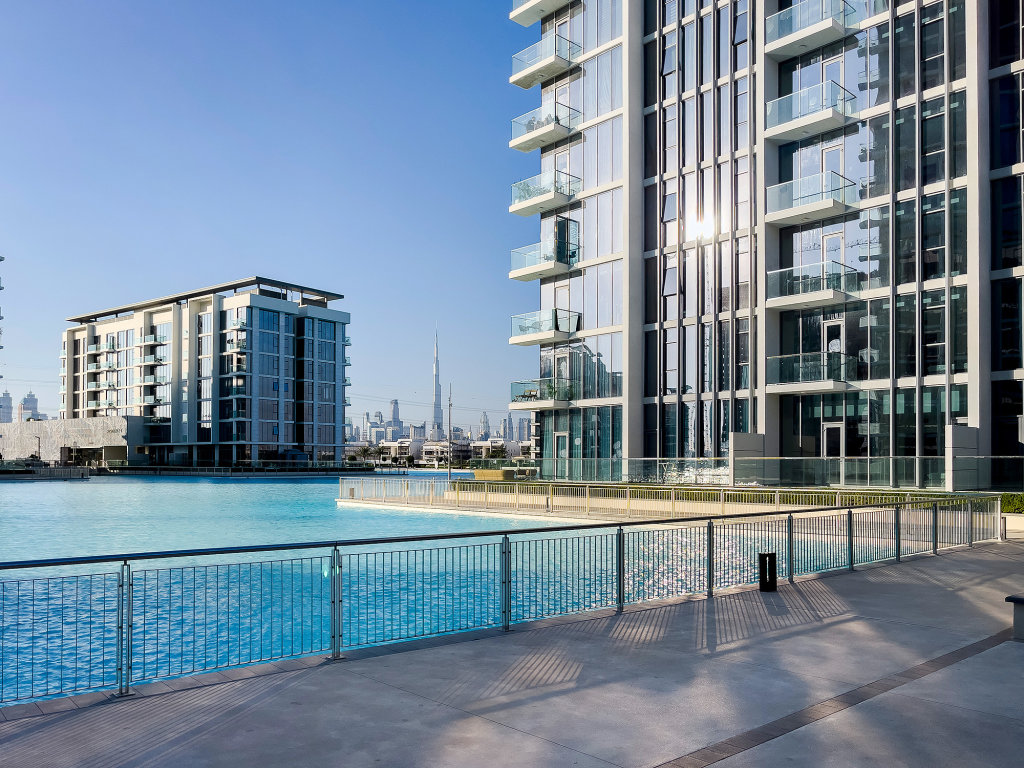Дубай: Апартаменты Beautiful 1BR in Crystal Lagoon