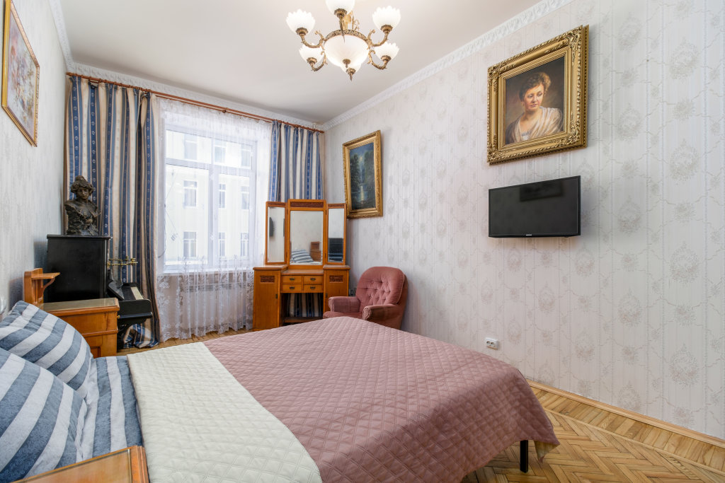 Санкт-Петербург: Квартира Апартаменты Sutki Rent у Александровского парка