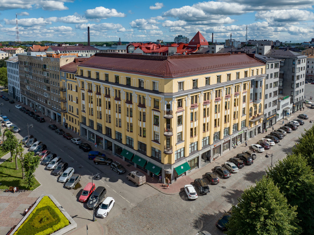 Выборг: Квартира большая трехкомнатная в центре