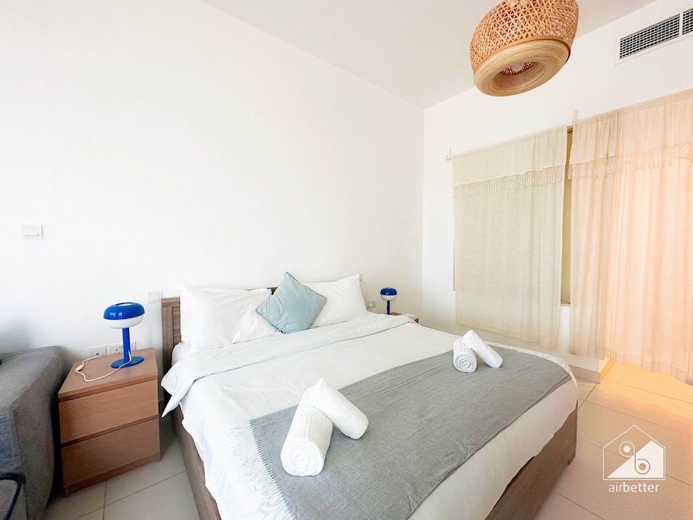 Дубай: Stunning Palm Views Apt on the Beach Dubai