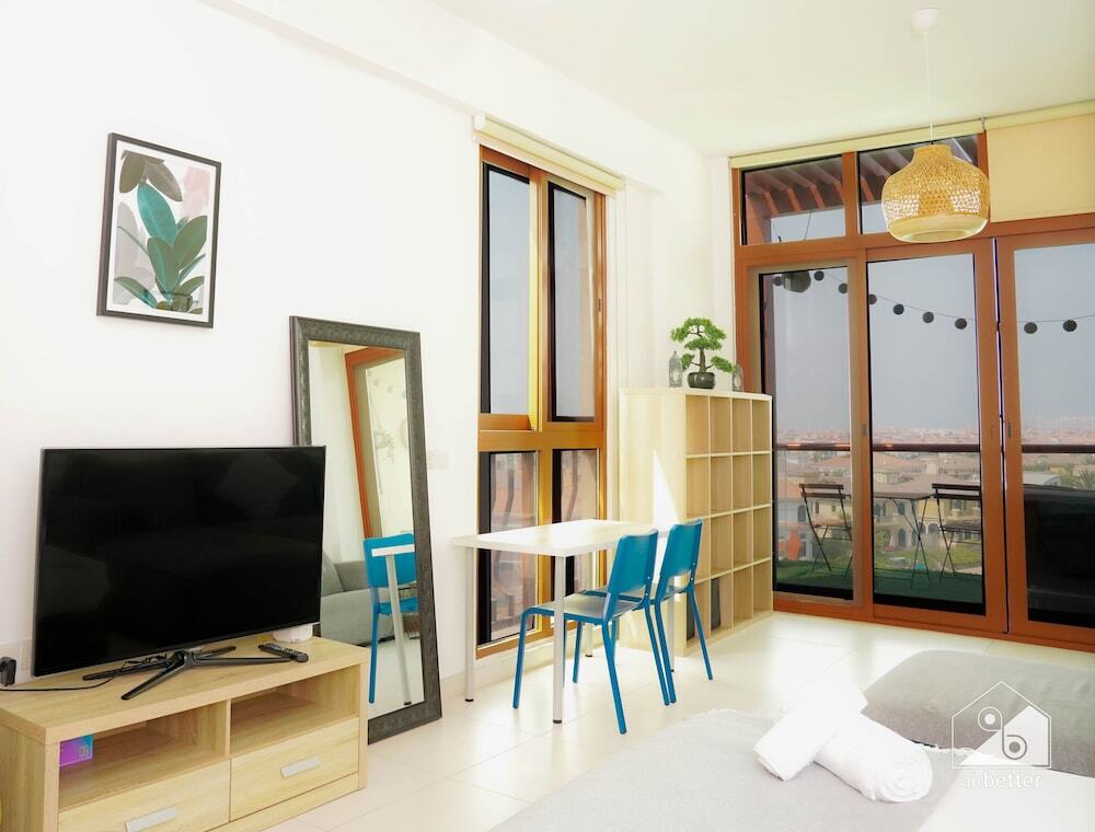Дубай: Stunning Palm Views Apt on the Beach Dubai