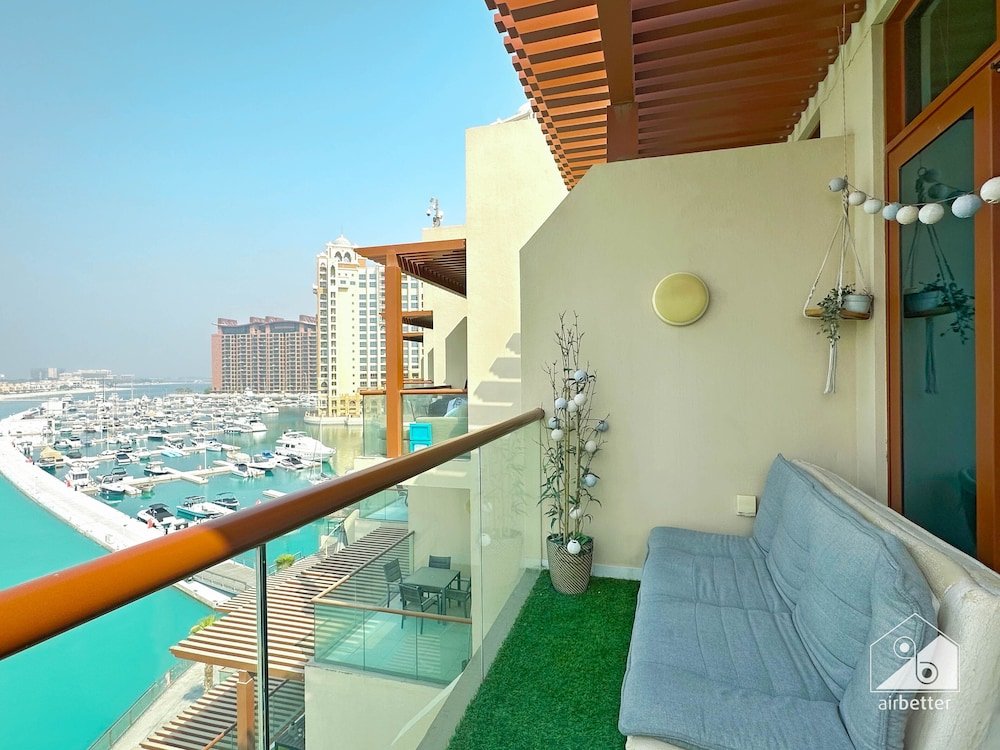 Дубай: Stunning Palm Views Apt on the Beach Dubai