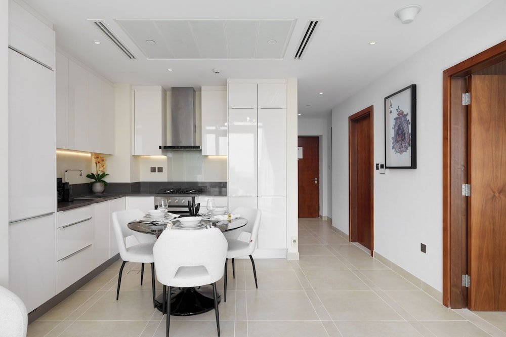 Дубай: Maison Privee - Modern Luxury Apt w/ Spectacular Dubai Marina Vws