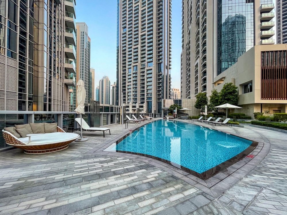 Дубай: Ultra Chic High-floor Apt w Direct Burj Khalifa Fountains Views
