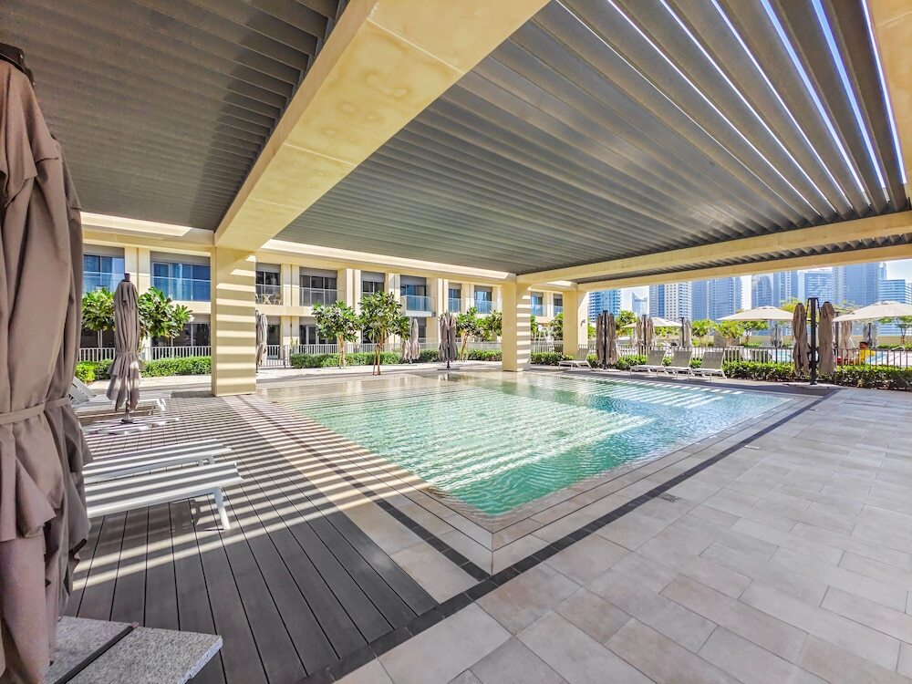 Дубай: Eloquent Upscale with Breathtaking Burj