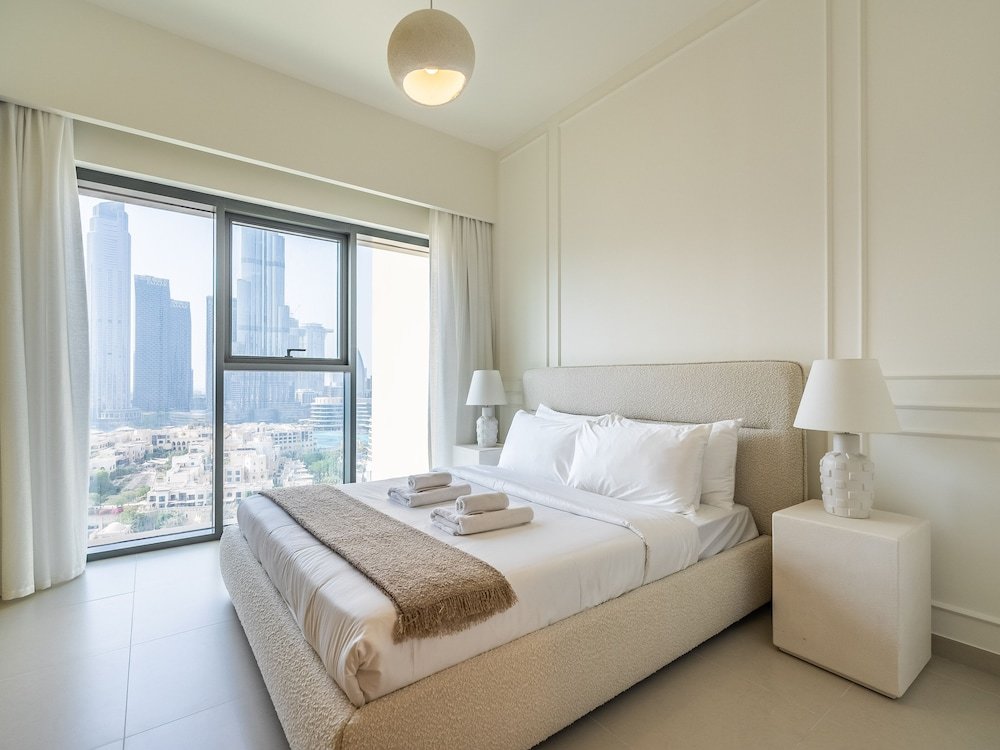 Дубай: Eloquent Upscale with Breathtaking Burj