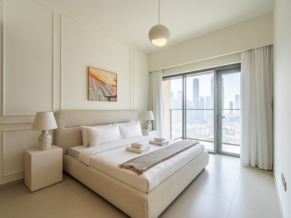 Дубай: Eloquent Upscale with Breathtaking Burj