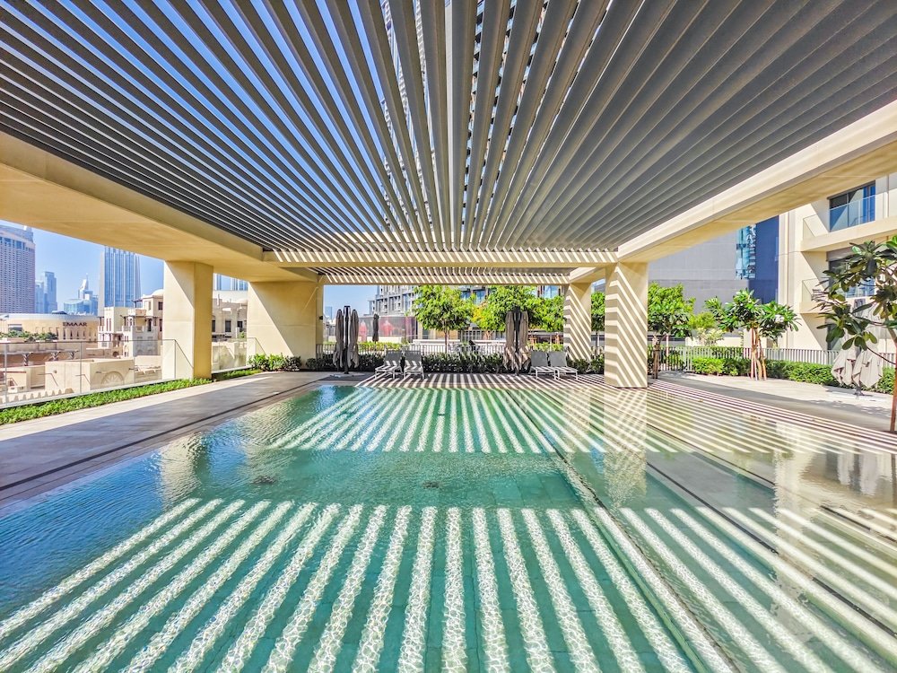 Дубай: Eloquent Upscale with Breathtaking Burj
