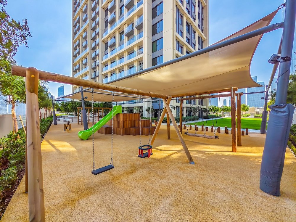 Дубай: Eloquent Upscale with Breathtaking Burj