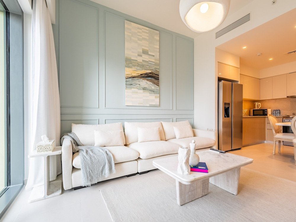 Дубай: Eloquent Upscale with Breathtaking Burj
