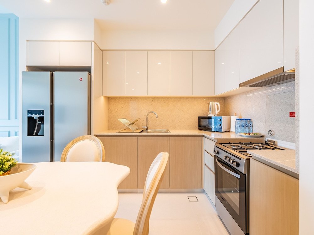 Дубай: Eloquent Upscale with Breathtaking Burj