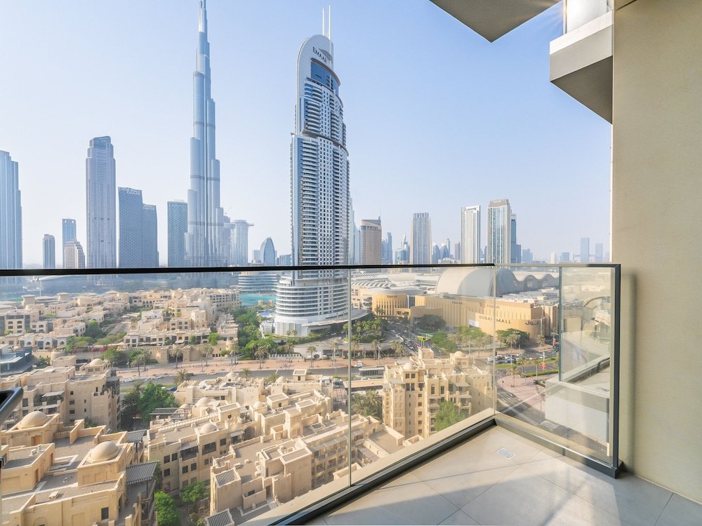 Дубай: Eloquent Upscale with Breathtaking Burj