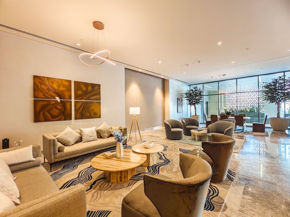 Дубай: Eloquent Upscale with Breathtaking Burj