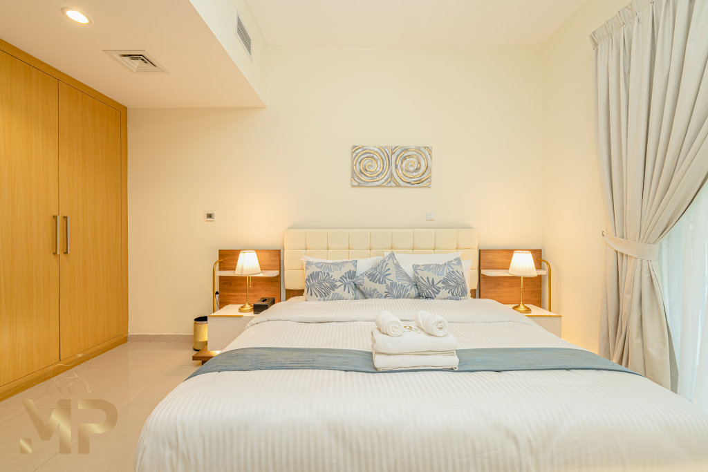 Дубай: Апартаменты Marco Polo Splendid & Newly Furnished 1 BR in JVC With Pool