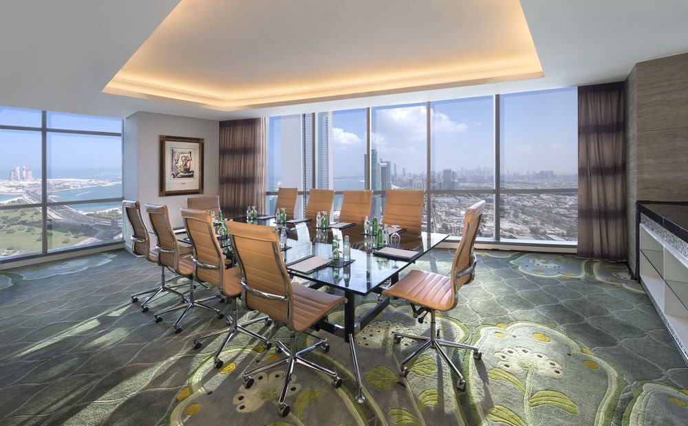 Абу-Даби: Jumeirah at Etihad Towers Residences