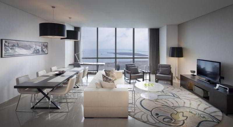 Абу-Даби: Jumeirah at Etihad Towers Residences