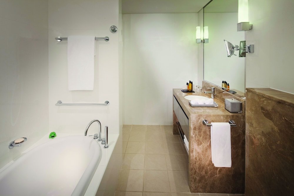 Абу-Даби: Jumeirah at Etihad Towers Residences
