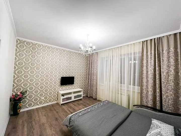 Свердловский: AlexHome (АлексХоум) на улице Алексея Короткова 1