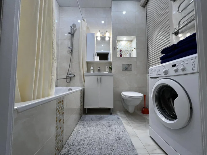 Свердловский: AlexHome (АлексХоум) на улице Алексея Короткова 1