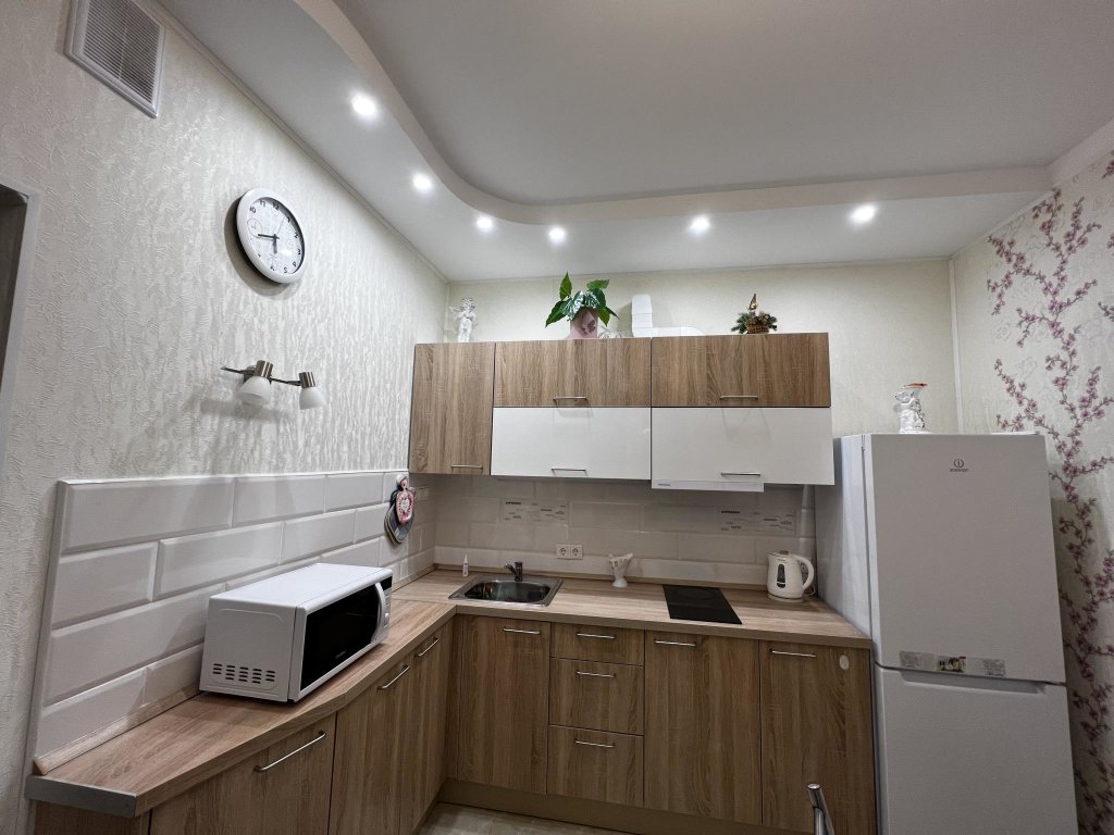 Свердловский: AlexHome (АлексХоум) на улице Алексея Короткова 1