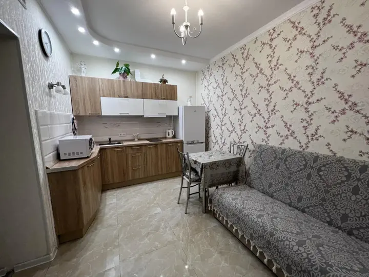 Свердловский: AlexHome (АлексХоум) на улице Алексея Короткова 1