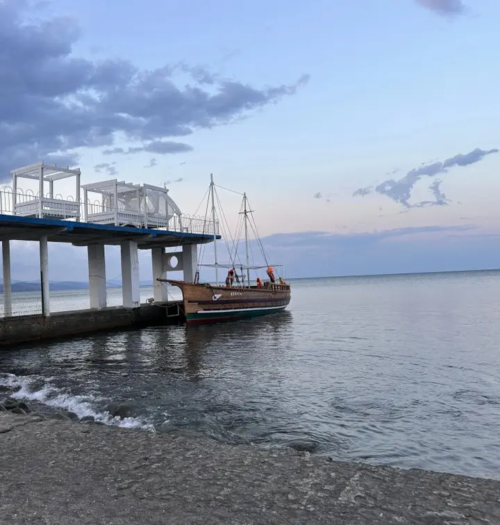 Алушта: Розов Хутор