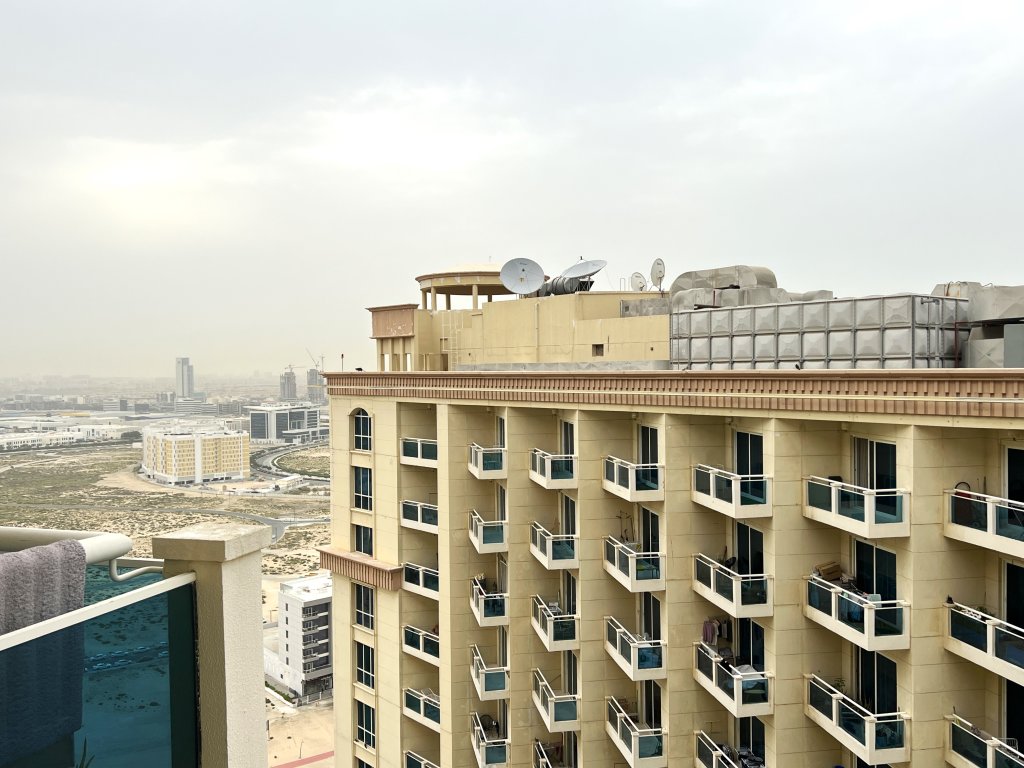 Дубай: Апартаменты Cosmos Living in Lago Vista IMPZ