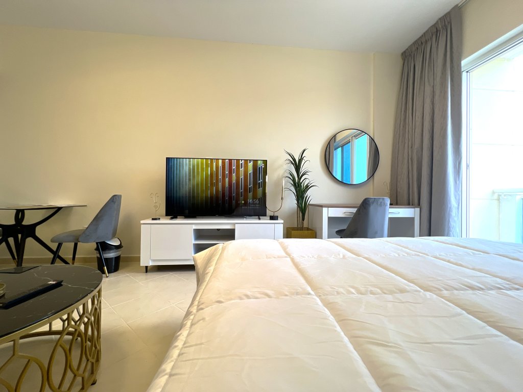 Дубай: Апартаменты Cosmos Living in Lago Vista IMPZ