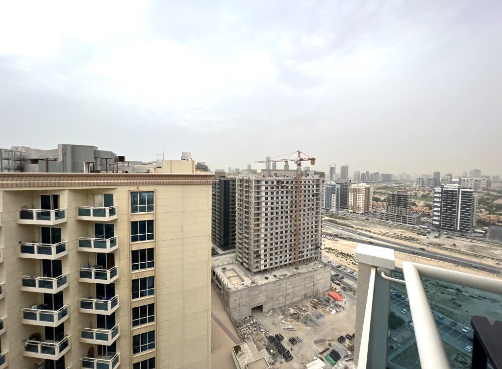 Дубай: Апартаменты Cosmos Living in Lago Vista IMPZ