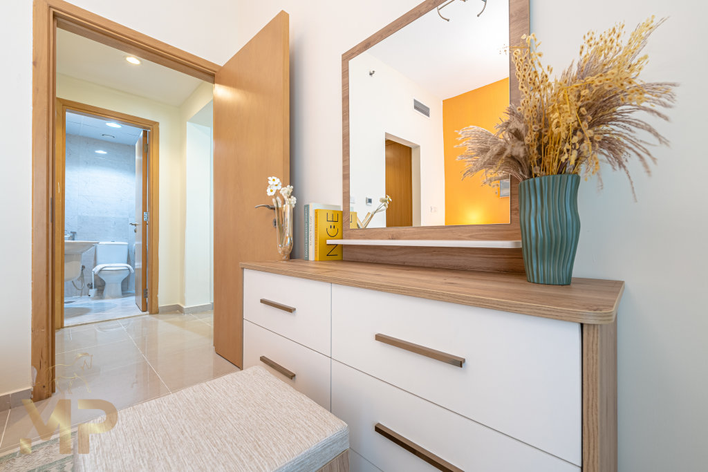 Дубай: Апартаменты Marco Polo Spacious 1BR Unit in JVC | Newly Furnished