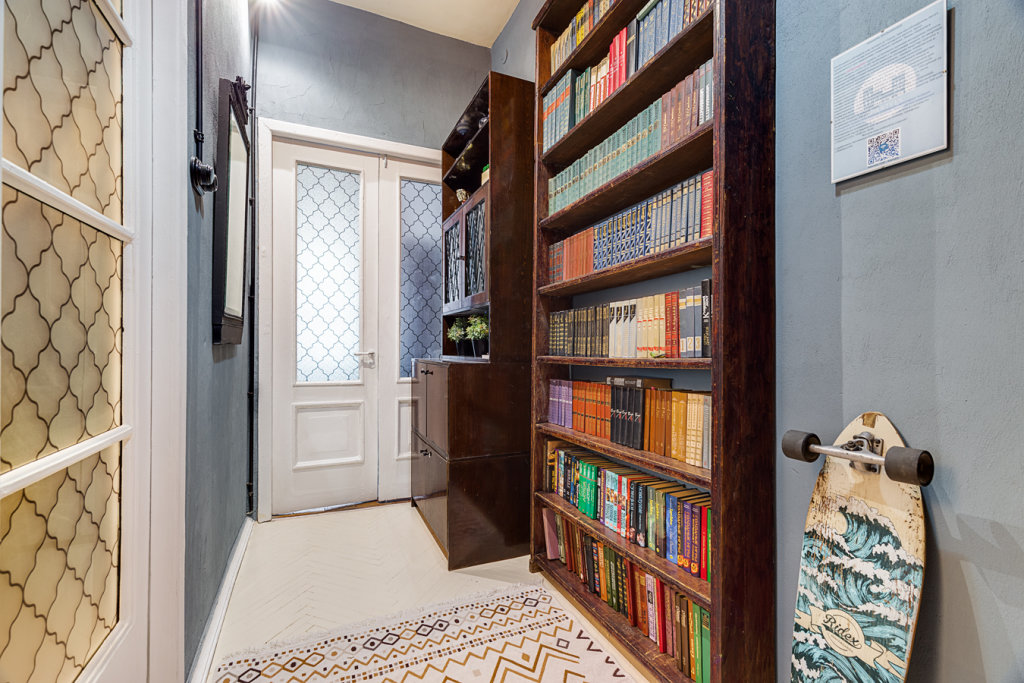 Санкт-Петербург: Квартира Трёхкомнатная на Петроградской
