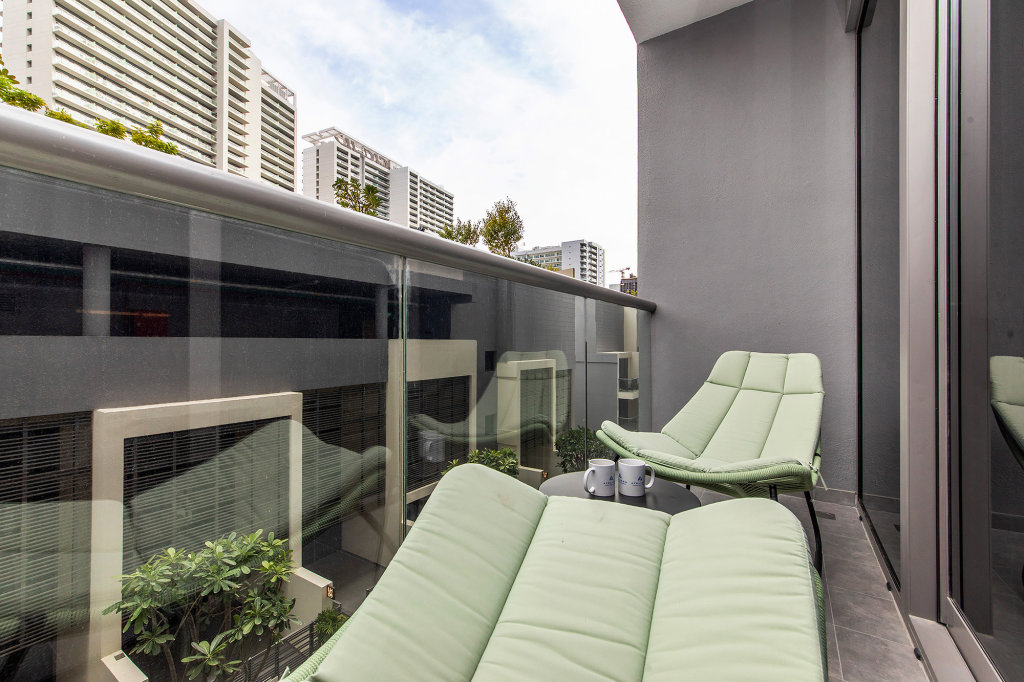 Дубай: Апартаменты Designer Studio in Sterling Business Bay
