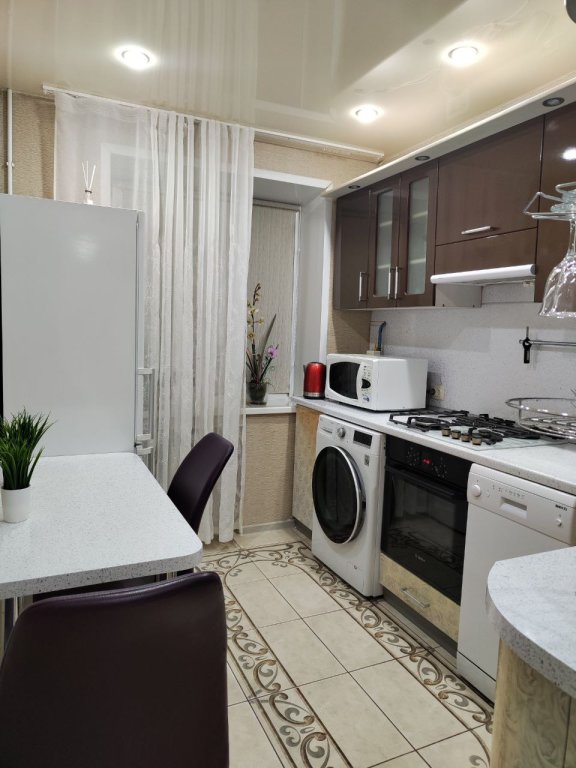 Камышин: Apartments 3х Комнатные с Видом на Волгу