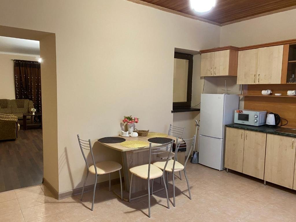 Сухум: Апартаменты Nartaa House